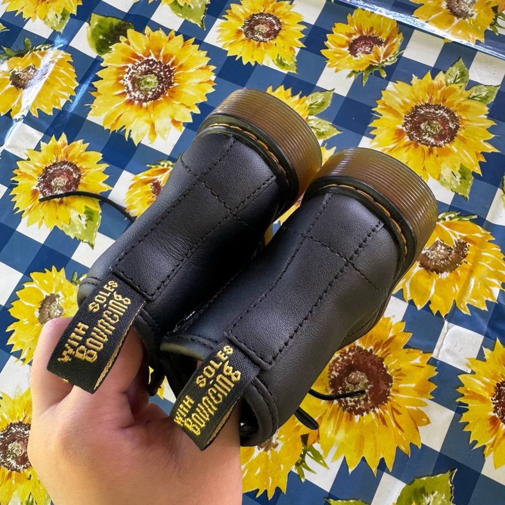 Doc Martens Toddler Leather Boots - Picture 5 of 7